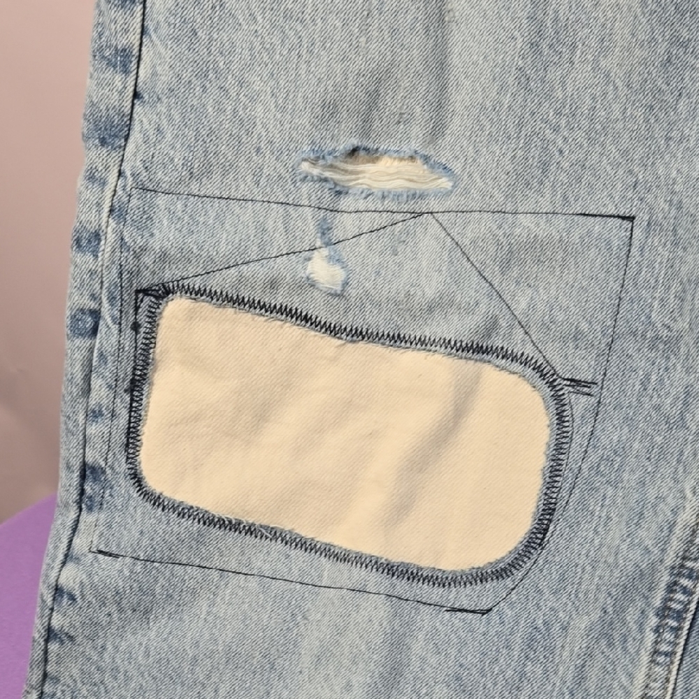 Universal Thread Light Blue Straight Leg Jeans - Picture 6 of 13